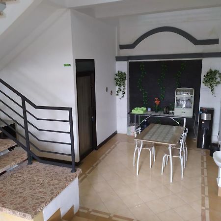 Ndalem Gorongan Guesthouse Maguwo Esterno foto