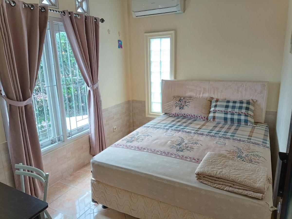 Ndalem Gorongan Guesthouse Maguwo Esterno foto